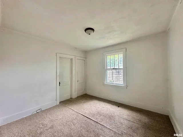 $54,900 | 1009 West Armstrong Avenue, Peoria, IL 61606