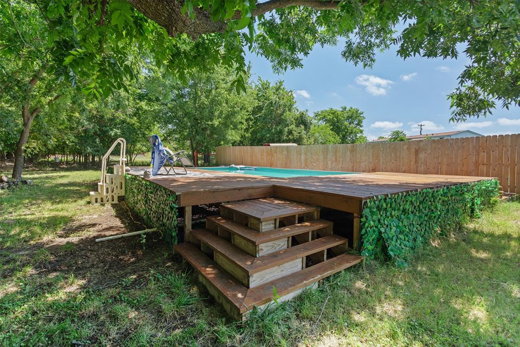 108 Blue Moon Court Springtown, TX 76082 - Photo 28 of 34