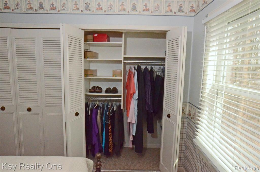 930 Little Hill Court Rochester Hills, MI 48307 - Photo 12 of 22