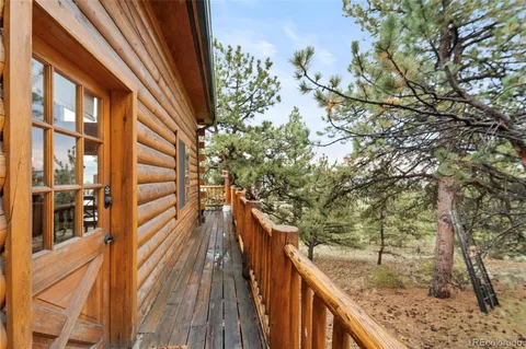 a view of a pathway both side of building