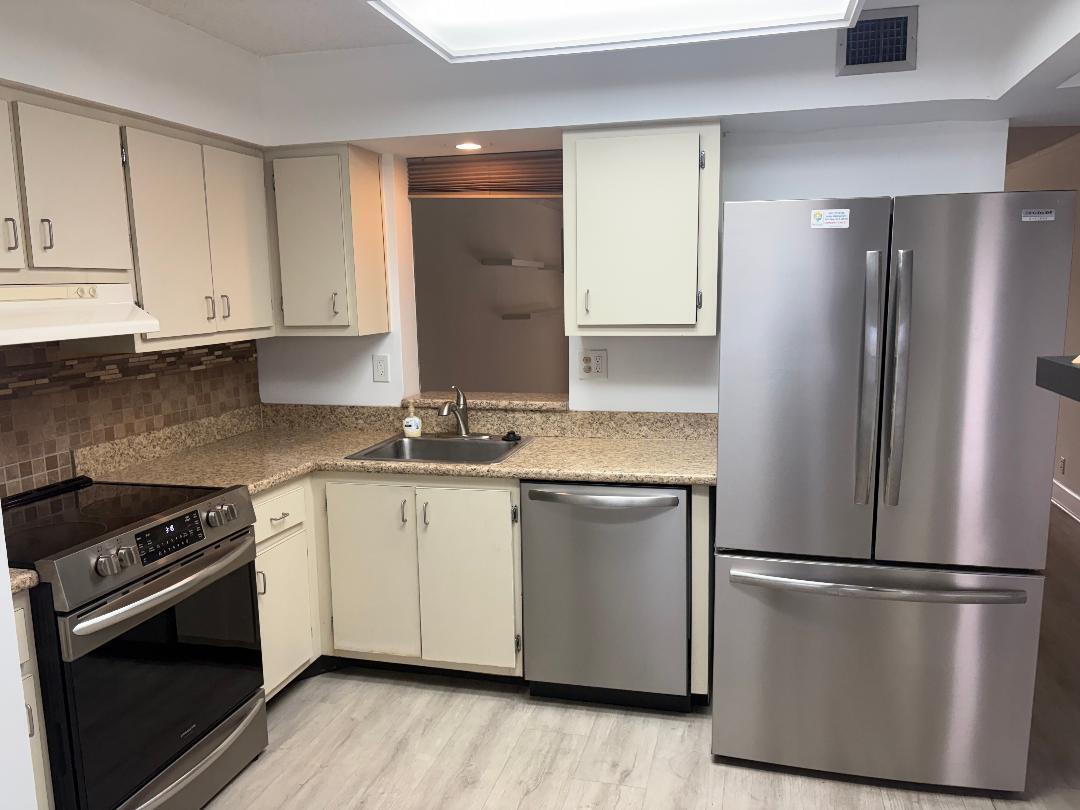 357 North Rock Island Road Margate, FL 33063 - Photo 1 of 19 S26