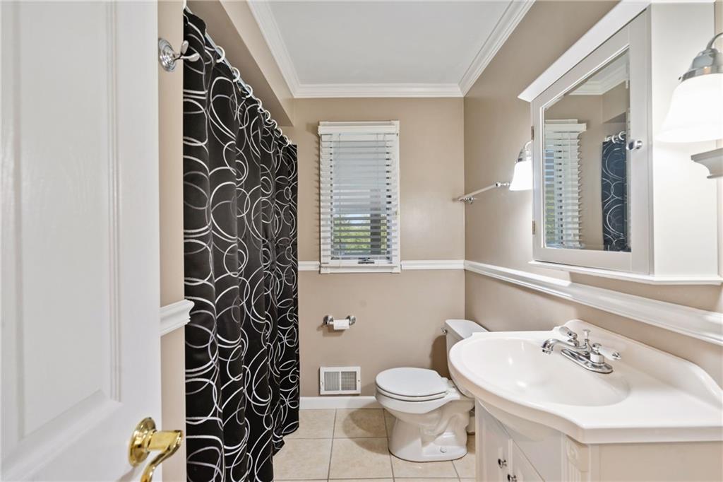 9115 Willoughby Road Pittsburgh, PA 15237 - Photo 14 of 24 Gallery Image 14