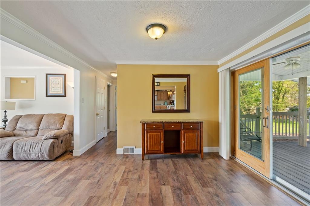 9115 Willoughby Road Pittsburgh, PA 15237 - Photo 5 of 24 Gallery Image 5