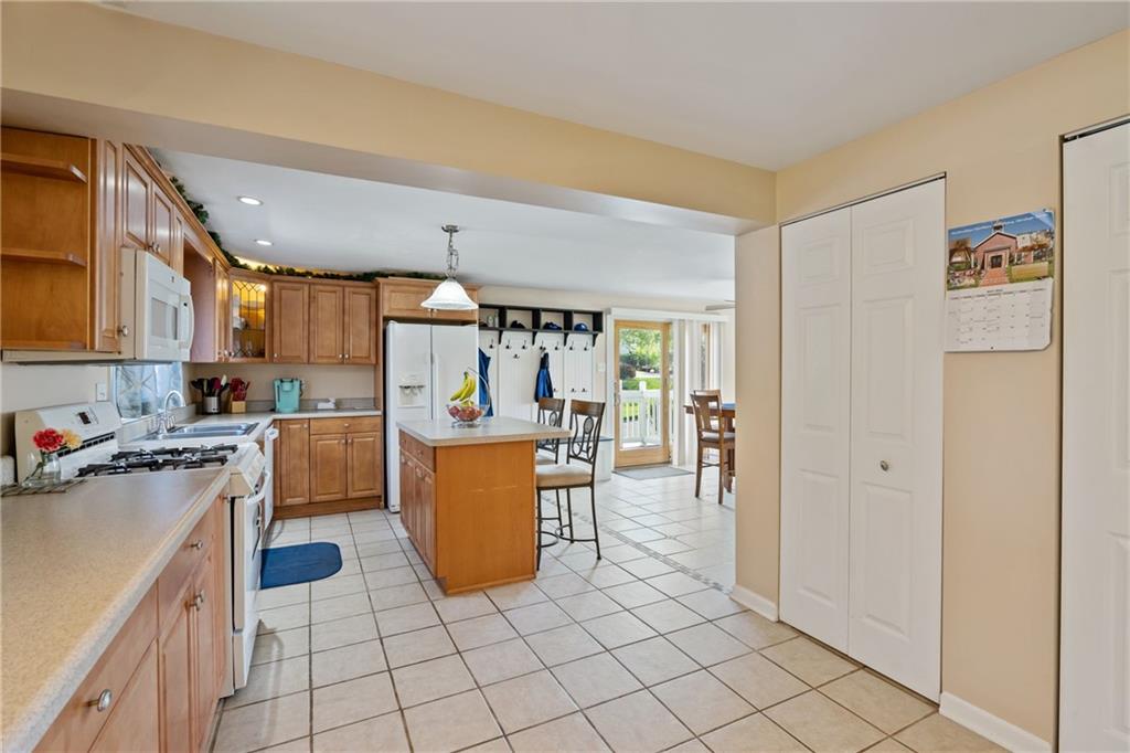 9115 Willoughby Road Pittsburgh, PA 15237 - Photo 6 of 24 Gallery Image 6