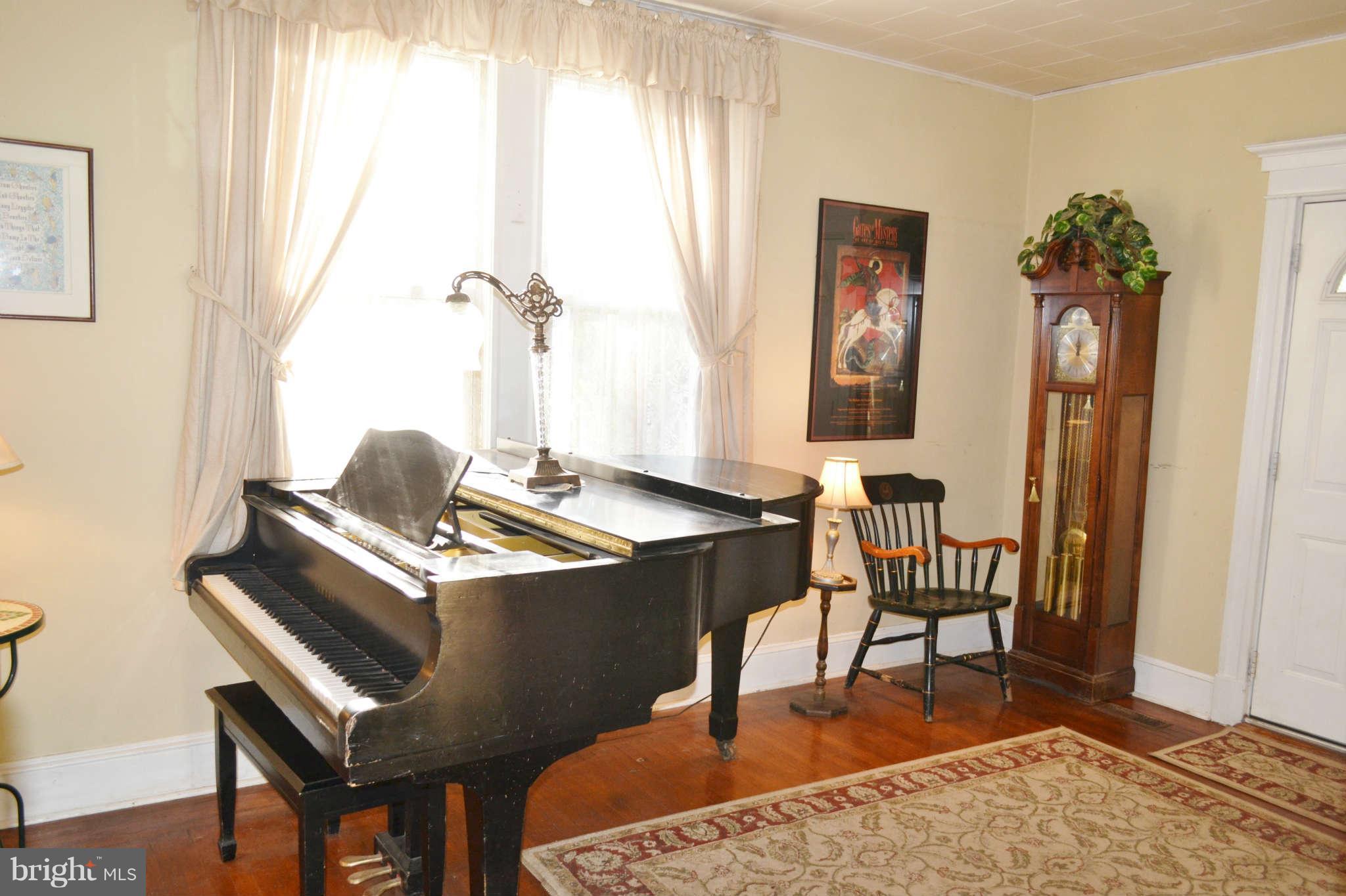 747 Anneslie Road Baltimore, MD 21212 - Photo 11 of 29 Sunshine lights up the natural beauty of this room