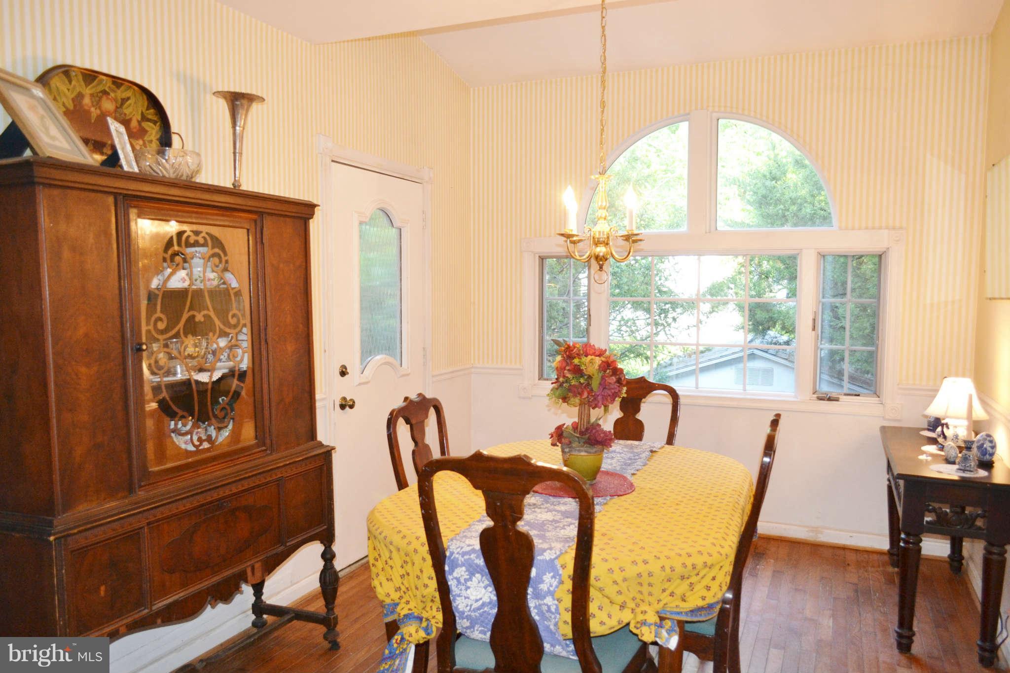 747 Anneslie Road Baltimore, MD 21212 - Photo 12 of 29 Large Palladian window in the Dining Room