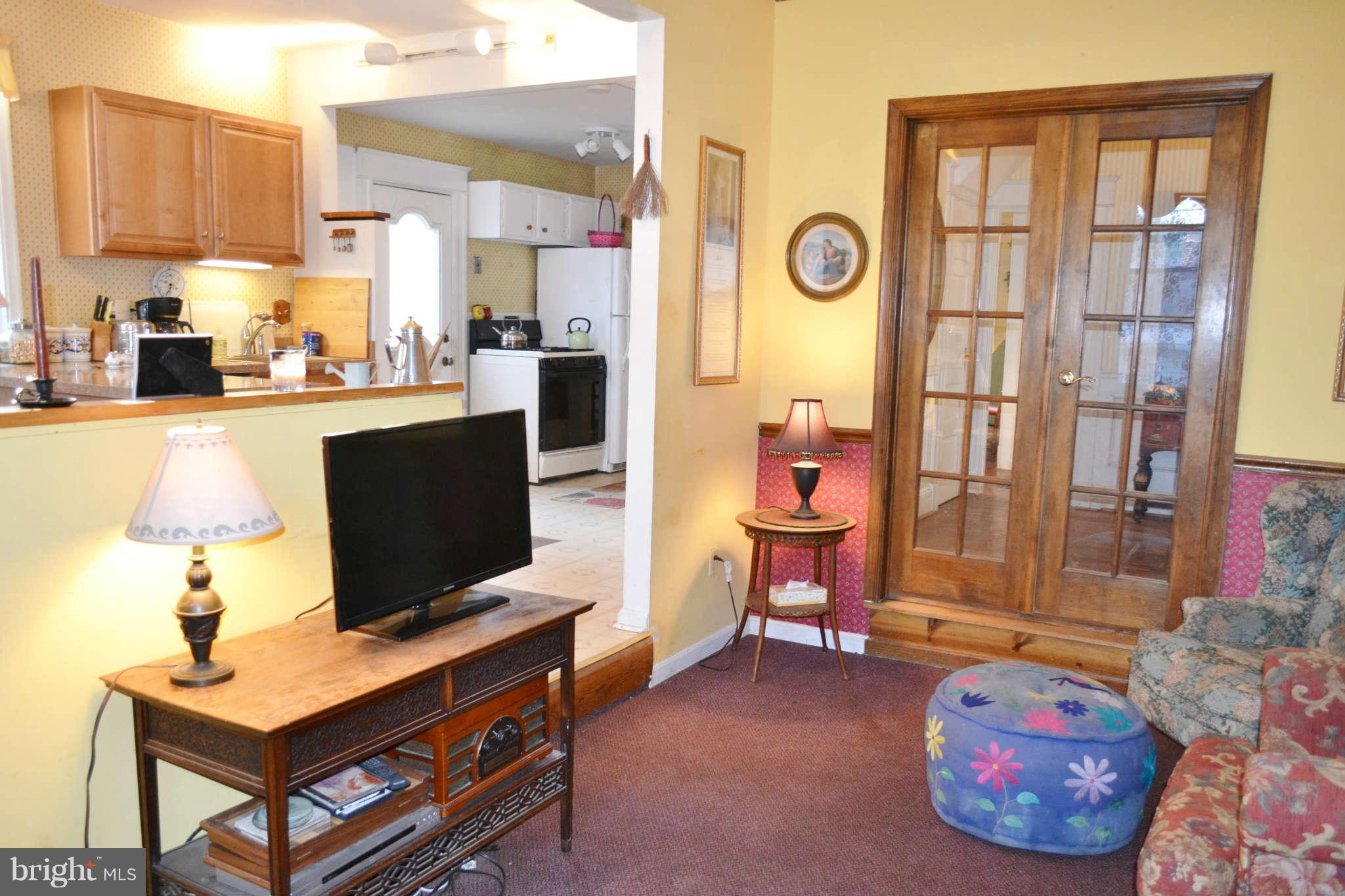 747 Anneslie Road Baltimore, MD 21212 - Photo 18 of 29 Family Room off the Kitchen feels warm and cozy