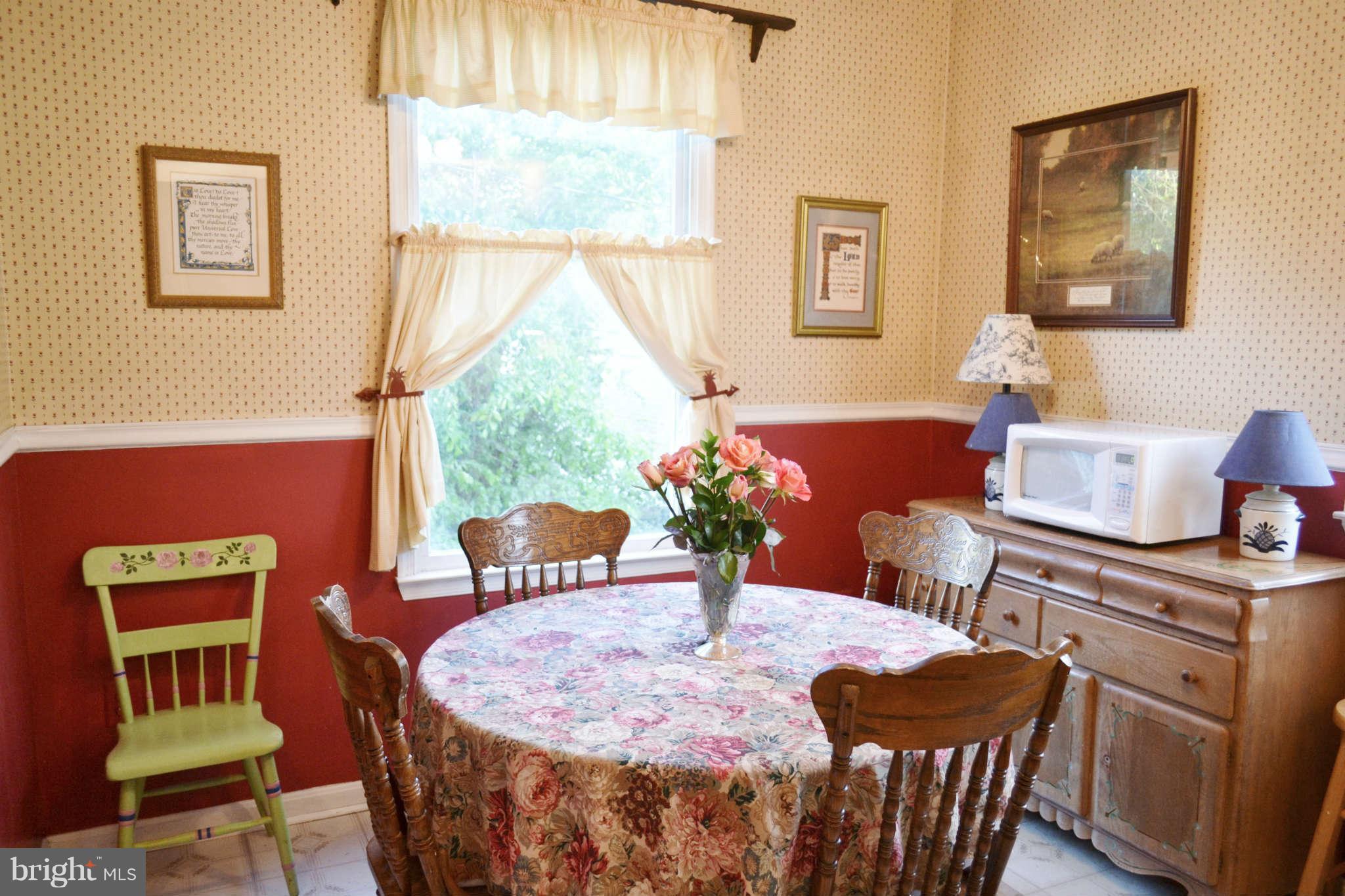 747 Anneslie Road Baltimore, MD 21212 - Photo 20 of 29 Eat-in Country Style Kitchen