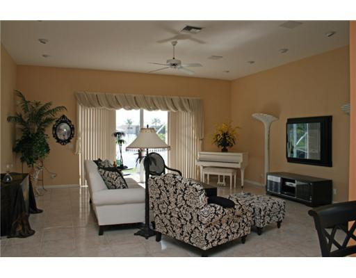 6425 Brava Way Boca Raton, FL 33433 - Photo 2 of 13 Den/Family/Great Room