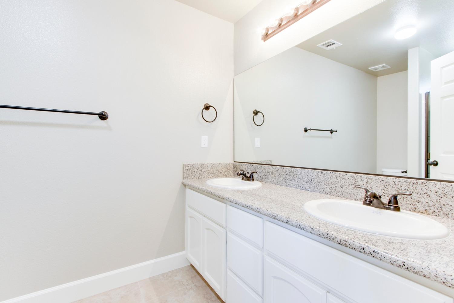 19730 Oakhill Road Madera, CA 93638 - Photo 25 of 28 Gallery Image 25