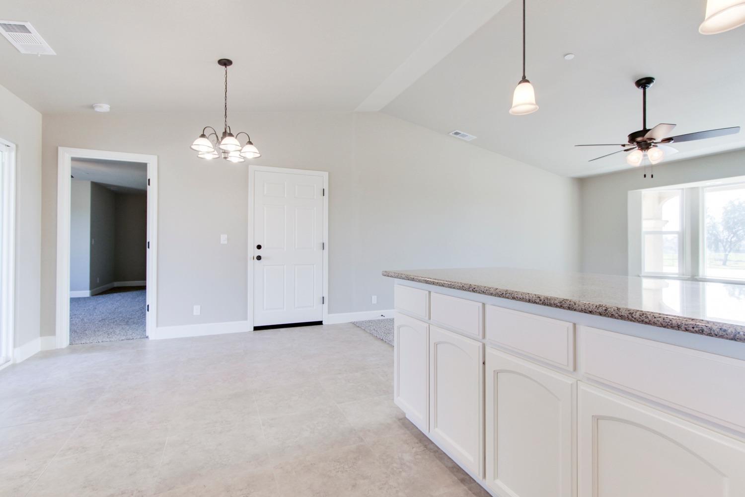 19730 Oakhill Road Madera, CA 93638 - Photo 8 of 28 Gallery Image 8