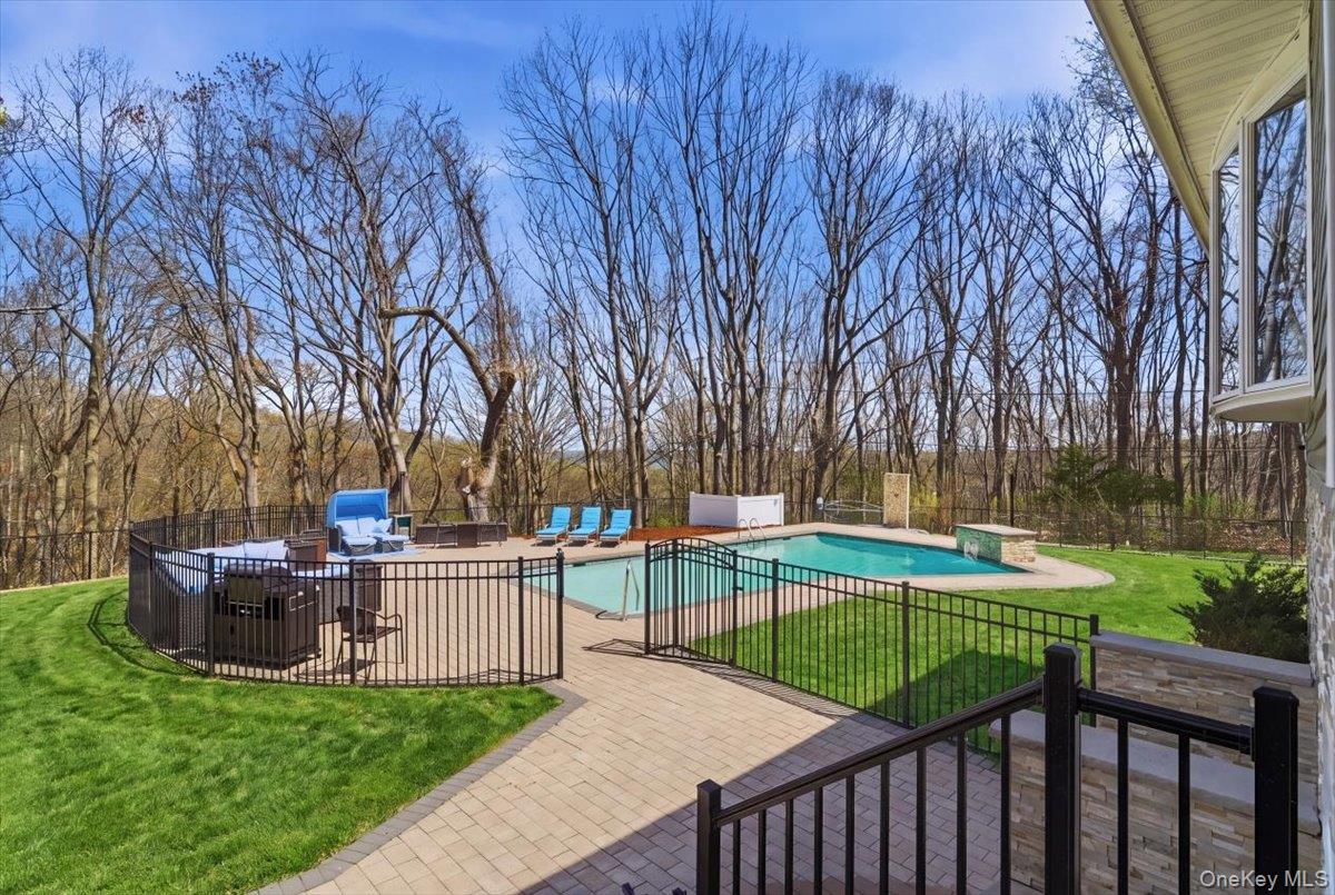 263 Oyster Bay Road Mill Neck, NY 11765 - Photo 11 of 42