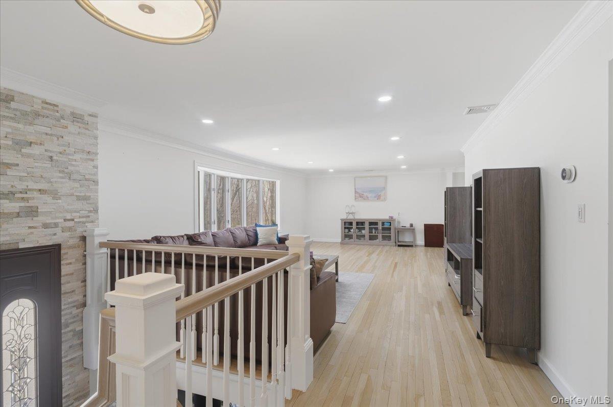 263 Oyster Bay Road Mill Neck, NY 11765 - Photo 15 of 42
