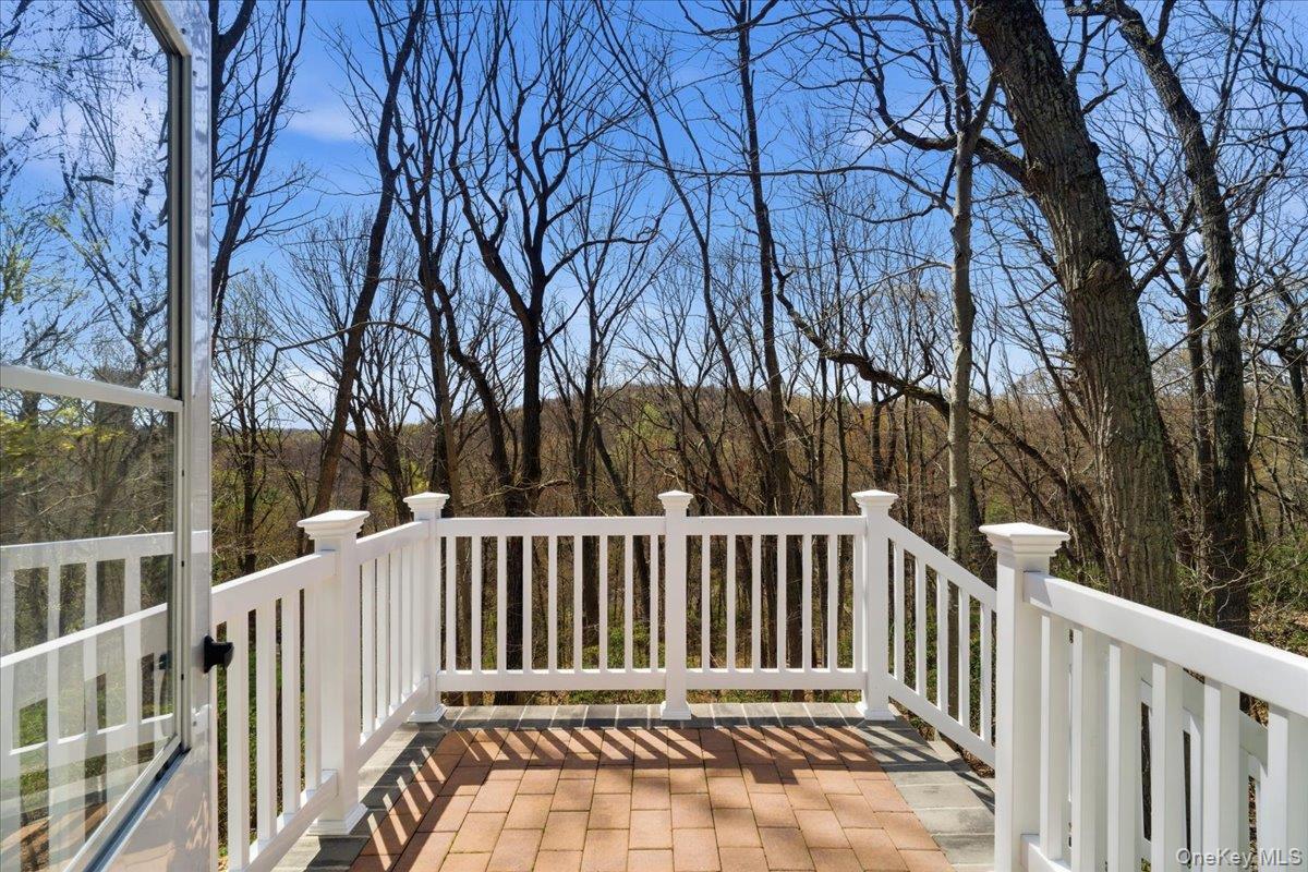 263 Oyster Bay Road Mill Neck, NY 11765 - Photo 23 of 42