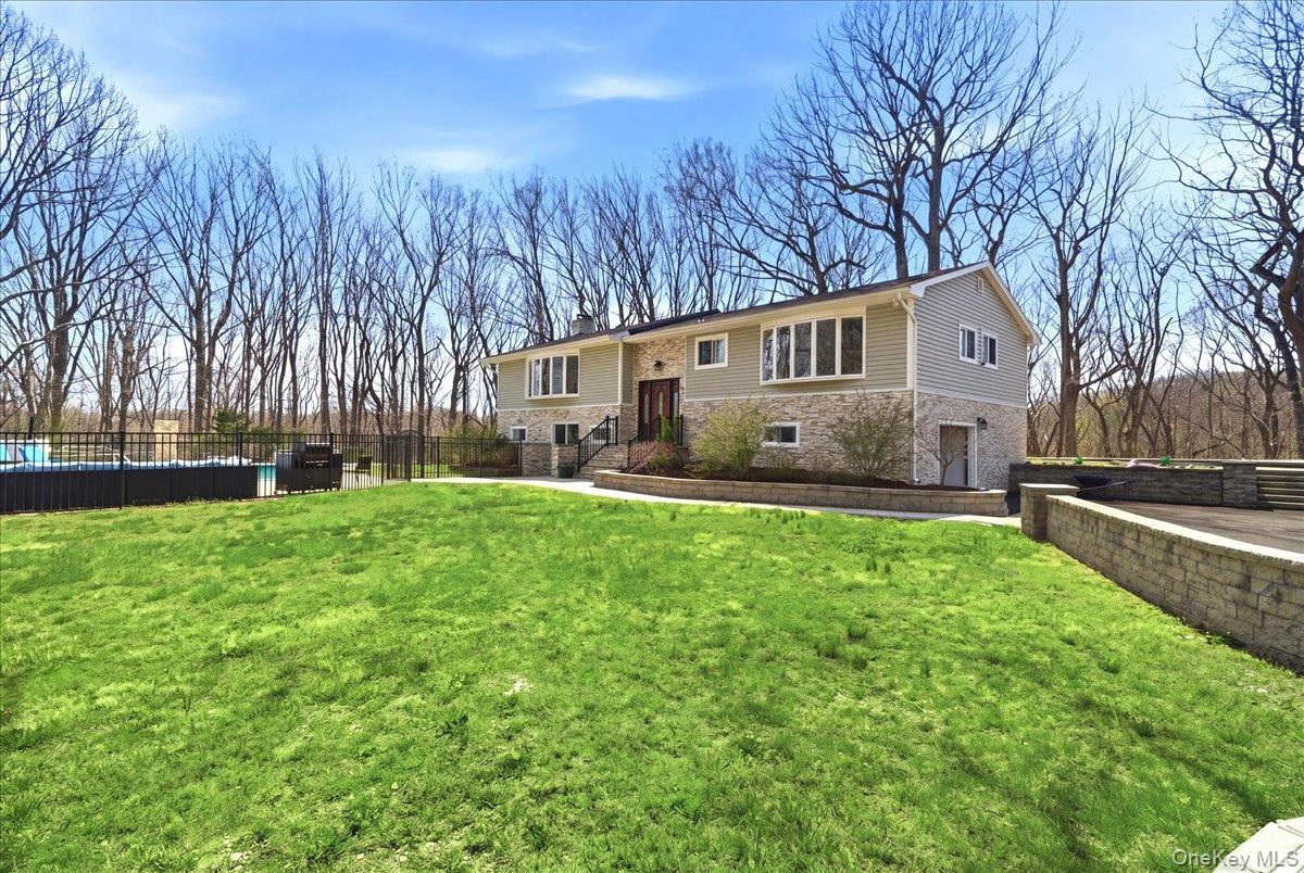 263 Oyster Bay Road Mill Neck, NY 11765 - Photo 3 of 42