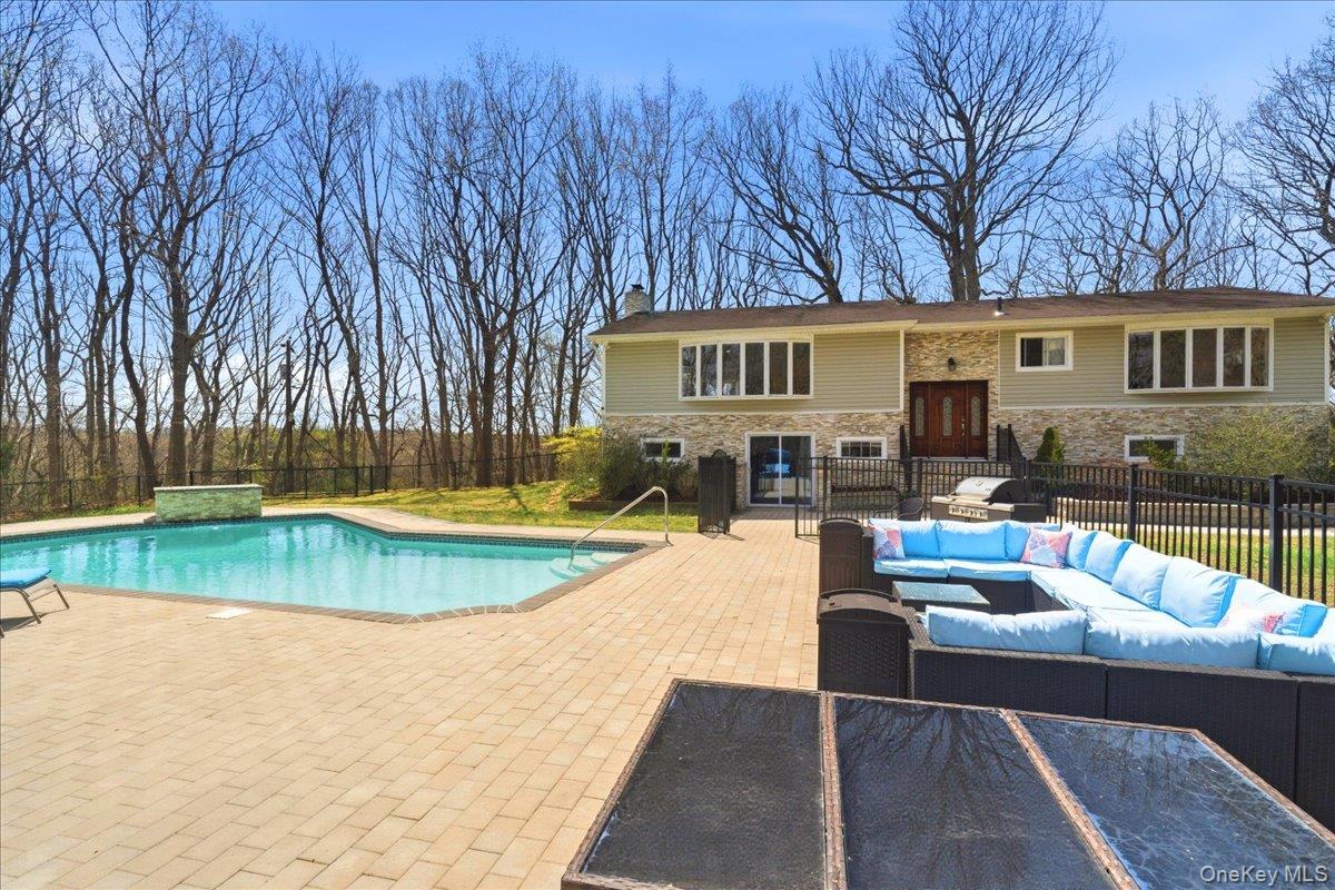 263 Oyster Bay Road Mill Neck, NY 11765 - Photo 4 of 42