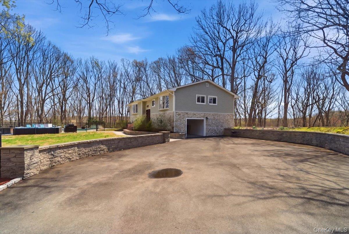 263 Oyster Bay Road Mill Neck, NY 11765 - Photo 7 of 42