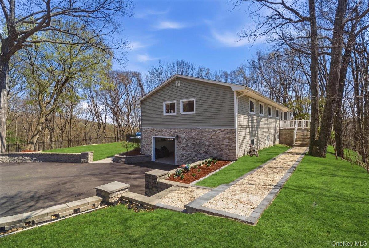 263 Oyster Bay Road Mill Neck, NY 11765 - Photo 8 of 42