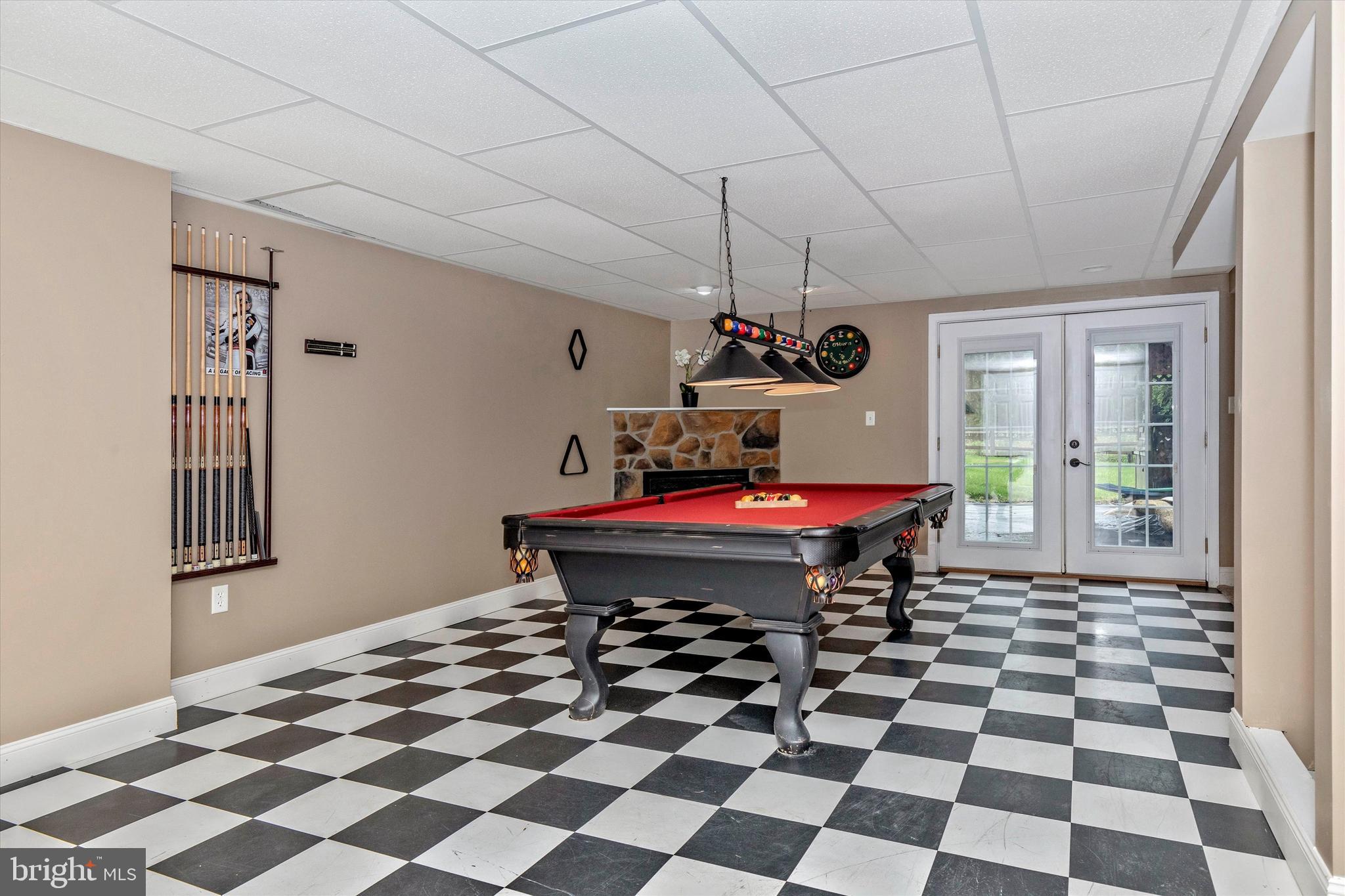 290 Krug Road Gettysburg, PA 17325 - Photo 40 of 73 Pool table conveys