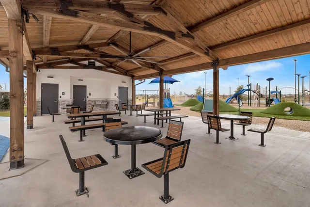 $239,990 | 2766 Mariposa Crk Drive, Unit 3, Rosharon, TX 77583