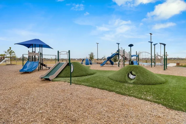 $239,990 | 2766 Mariposa Crk Drive, Unit 3, Rosharon, TX 77583