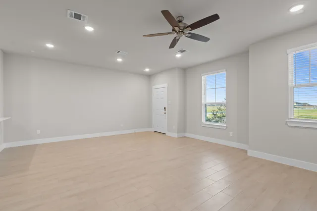 $239,990 | 2766 Mariposa Crk Drive, Unit 3, Rosharon, TX 77583