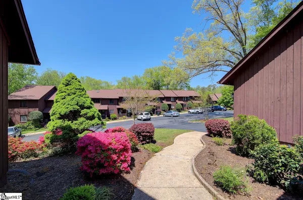 $285,000 | 32 Creekside Way, Greenville, SC 29609