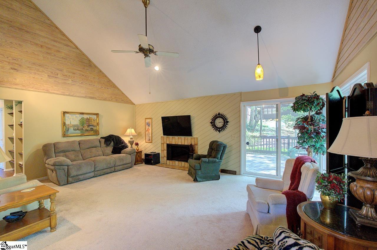 32 Creekside Way Greenville, SC 29609 - Photo 6 of 30