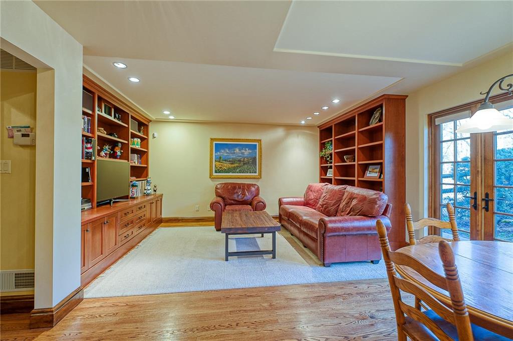 808 West Waldheim Road Fox Chapel, PA 15215 - Photo 14 of 25 Gallery Image 14