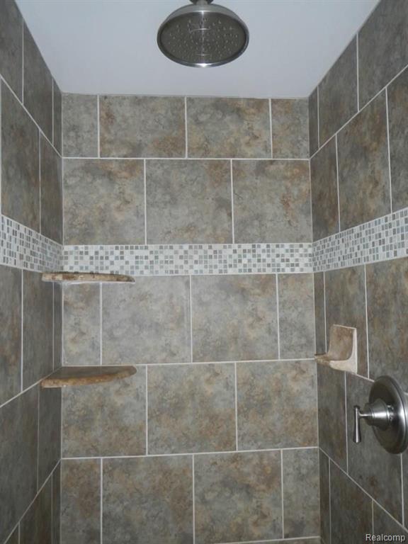 1510 Deerhurst Lane Rochester Hills, MI 48307 - Photo 10 of 16