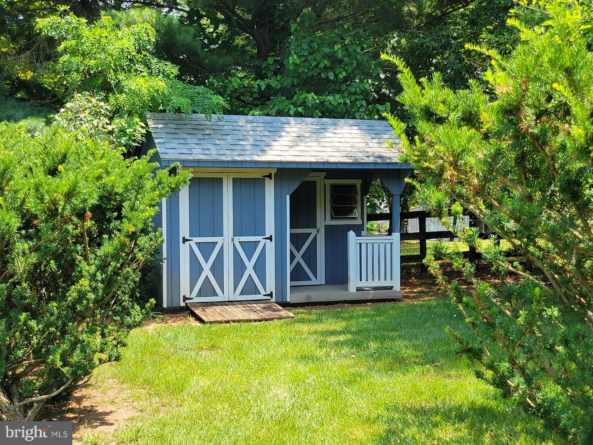304 Georgetown Road Columbus, NJ 08022 - Photo 11 of 35 New Amish shed