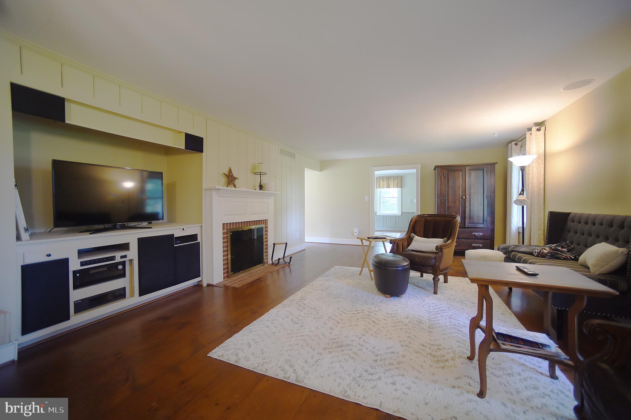 304 Georgetown Road Columbus, NJ 08022 - Photo 20 of 35 Family room