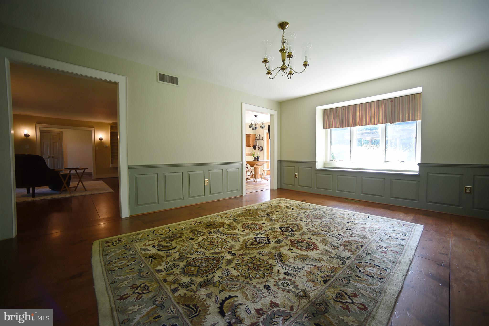 304 Georgetown Road Columbus, NJ 08022 - Photo 24 of 35 Dining room off of Kitchen