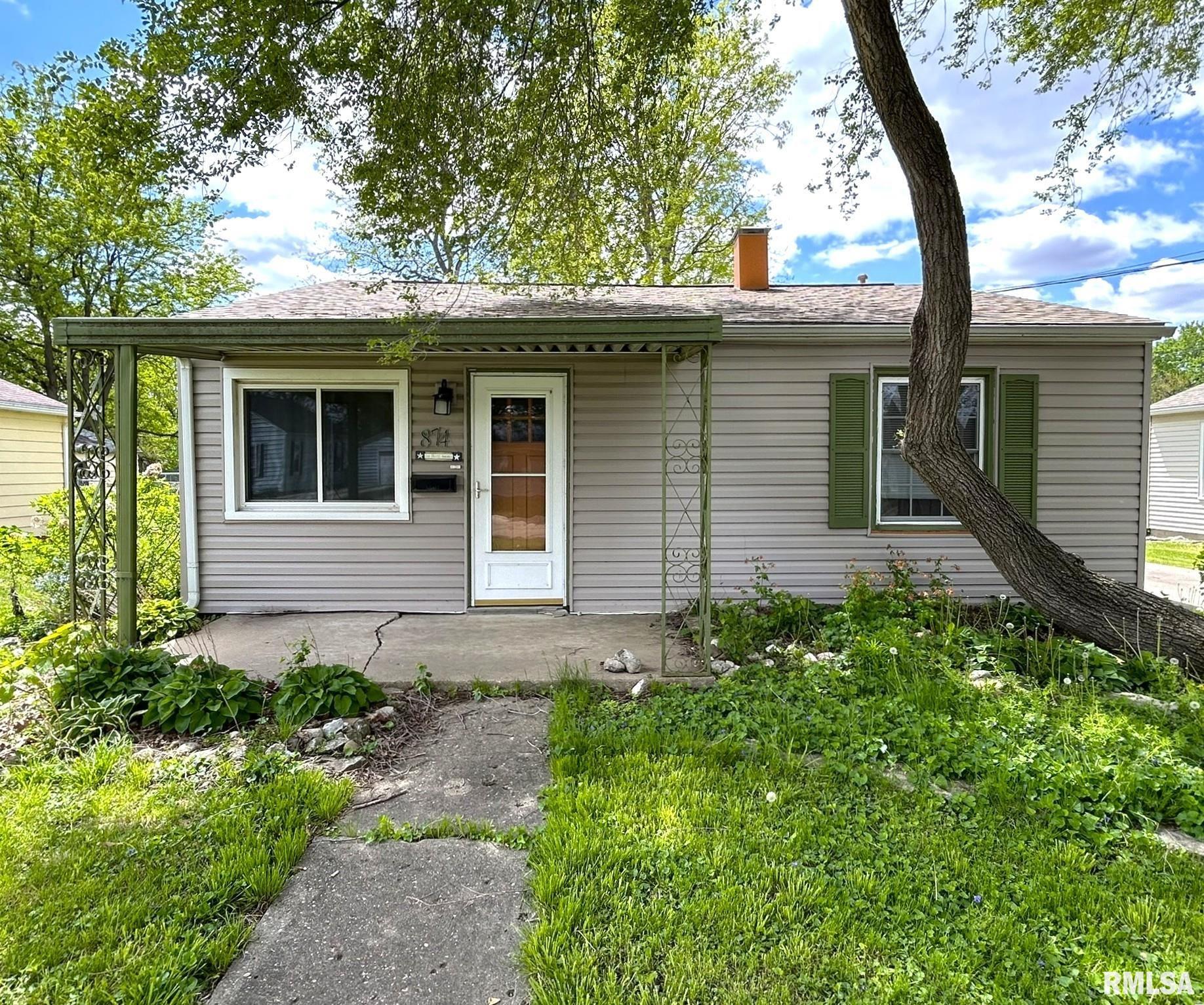 874 Frank Street Galesburg, IL 61401 - Photo 1 of 21