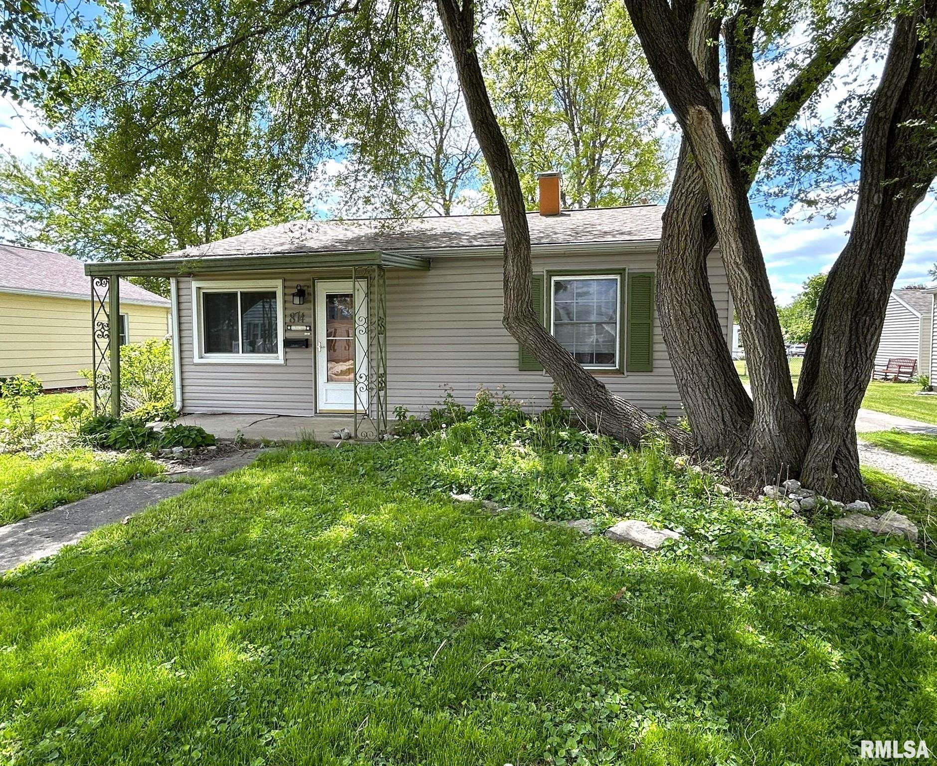 874 Frank Street Galesburg, IL 61401 - Photo 2 of 21