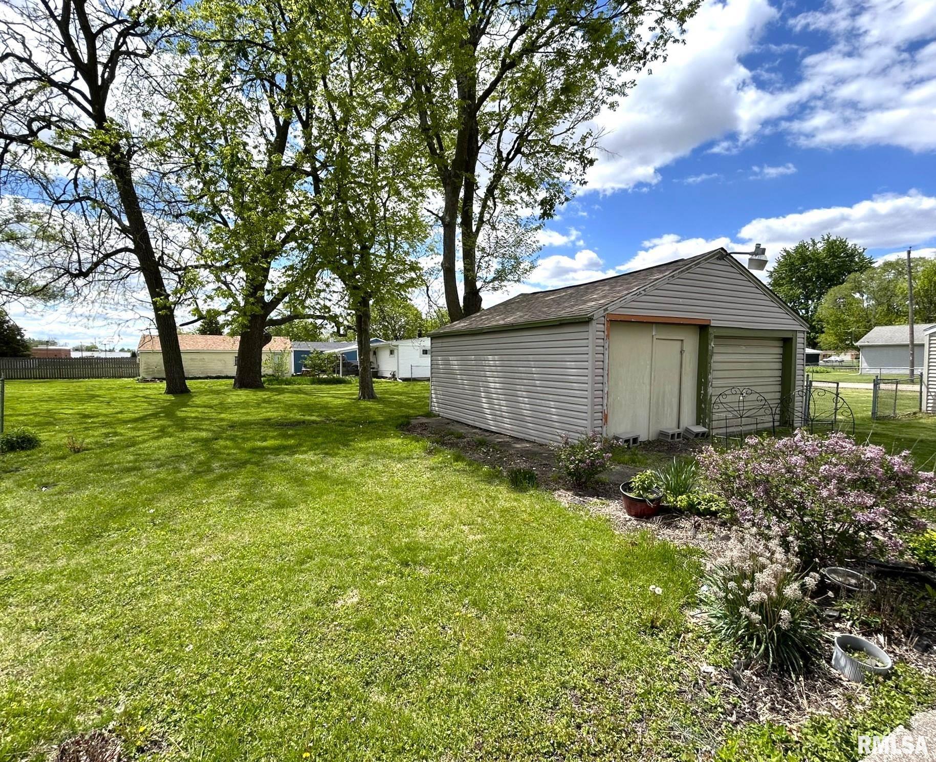 874 Frank Street Galesburg, IL 61401 - Photo 7 of 21