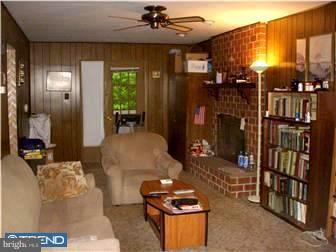 838 Hendrix Street Philadelphia, PA 19116 - Photo 8 of 12 a living room with furniture