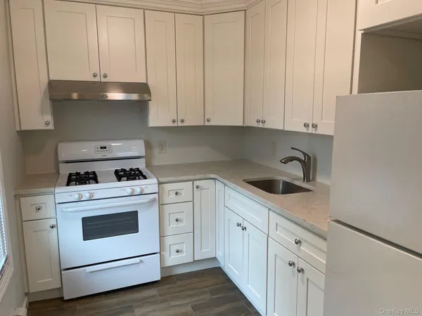 $2,800 | 9 North Maryland Avenue, Port Washington, NY 11050