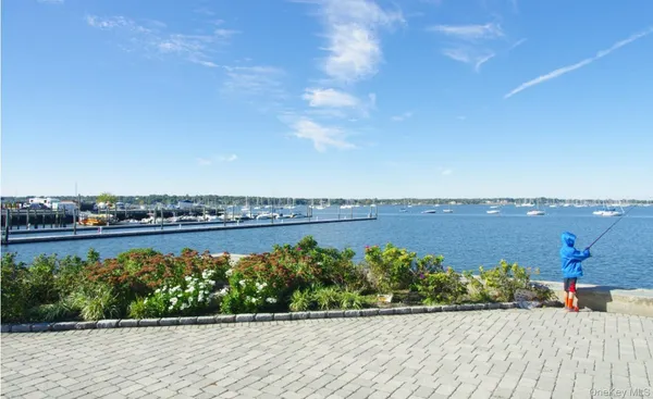 $2,800 | 9 North Maryland Avenue, Port Washington, NY 11050