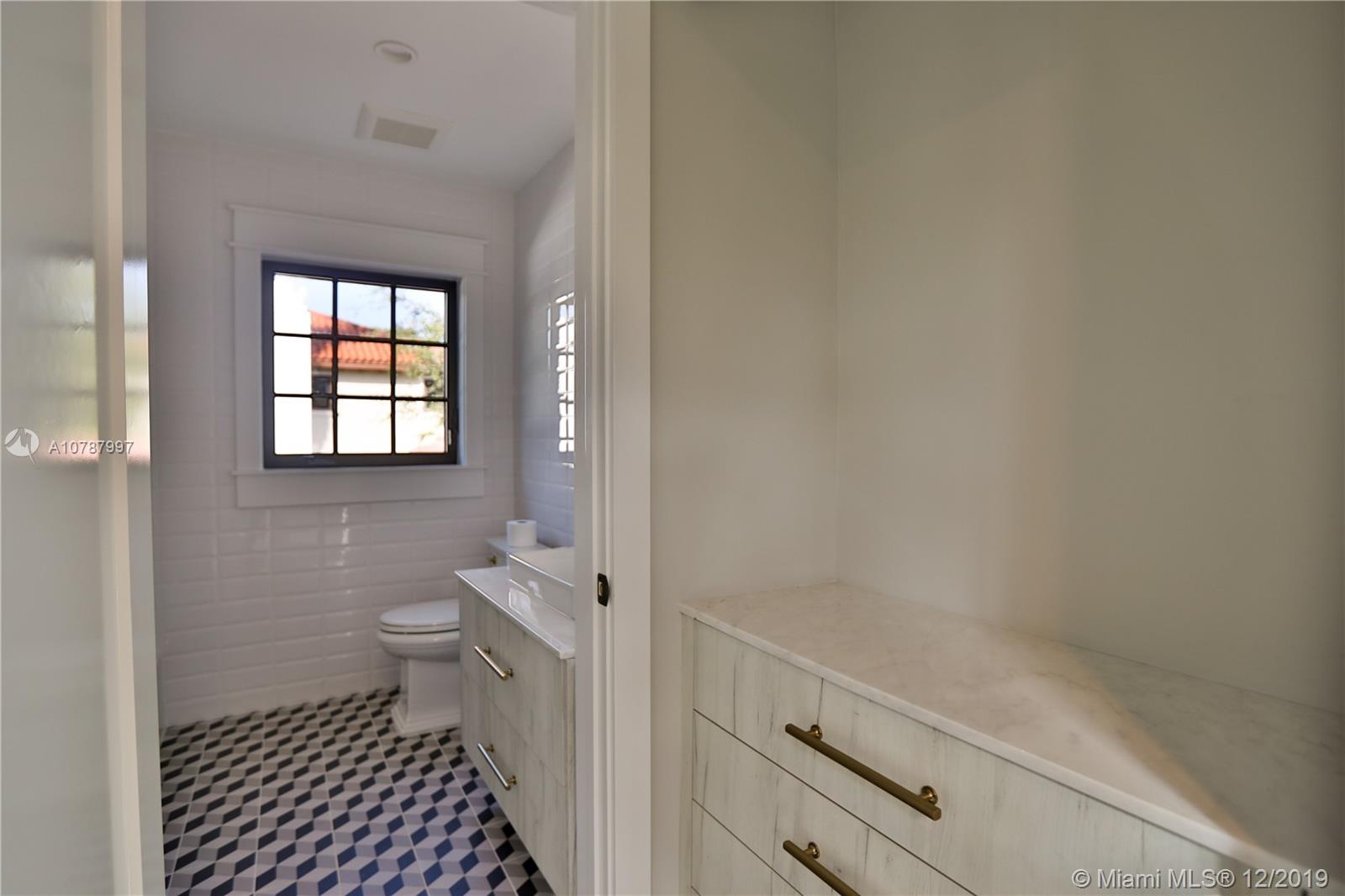 2516 Alhambra Circle Coral Gables, FL 33134 - Photo 18 of 30