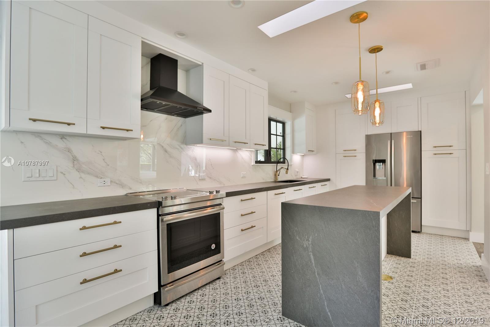 2516 Alhambra Circle Coral Gables, FL 33134 - Photo 7 of 30