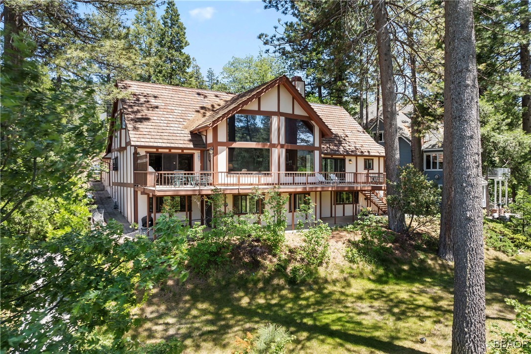 524 Golf Course Road Lake Arrowhead, CA 92352 - Photo 48 of 50 a view of a house with a yard balcony and plants