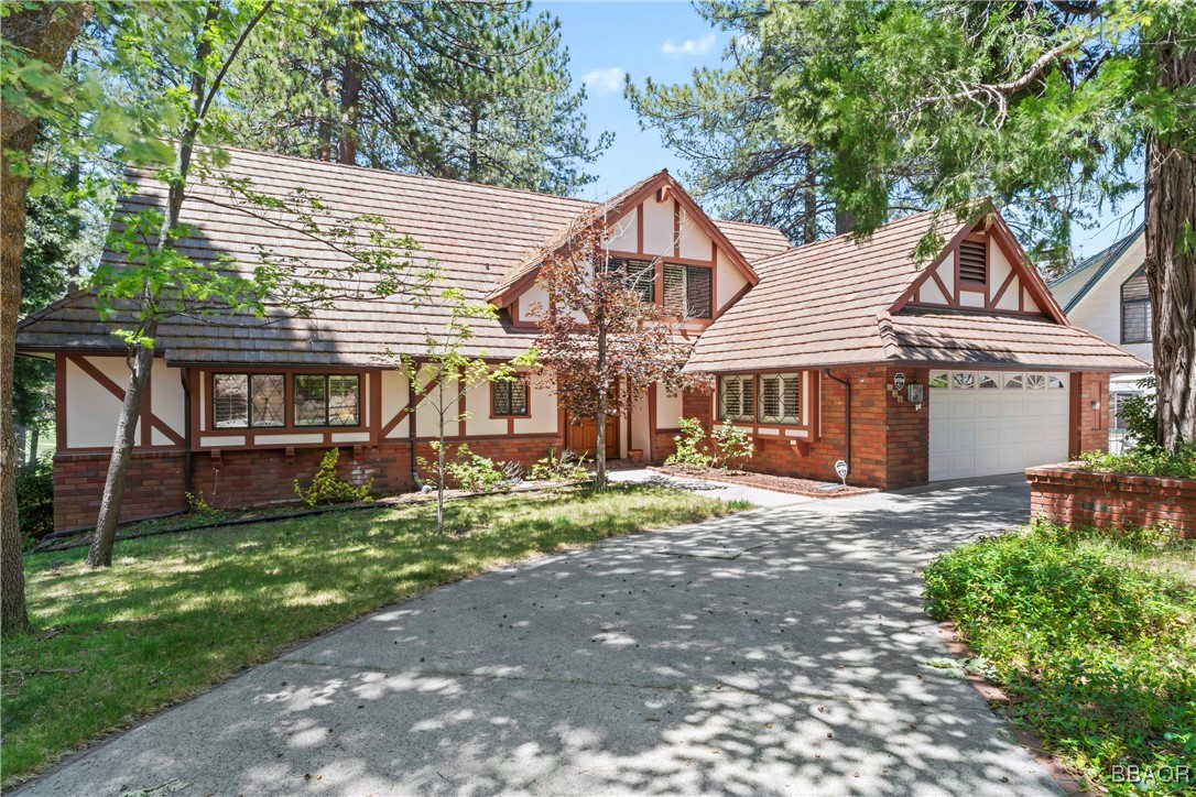 524 Golf Course Road Lake Arrowhead, CA 92352 - Photo 50 of 50 front view of a house with a yard