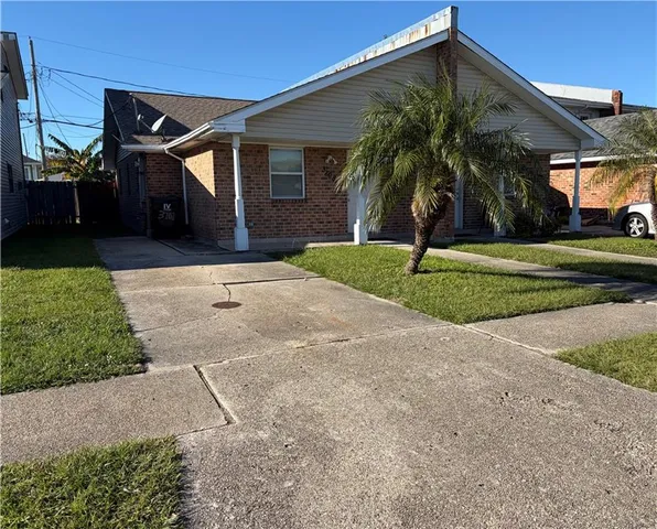 $1,400 | 3708 Shangri-La Drive, Chalmette, LA 70043