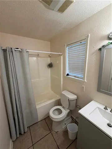 $1,400 | 3708 Shangri-La Drive, Chalmette, LA 70043