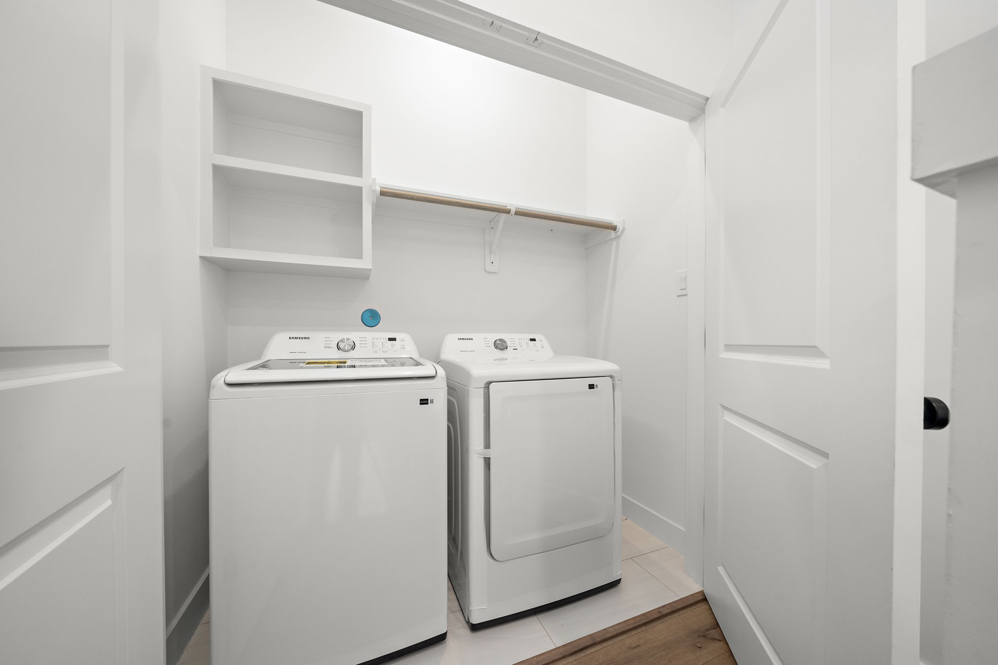 835 Elkhart Street, Unit E Houston, TX 77091 - Photo 18 of 34 Laundry