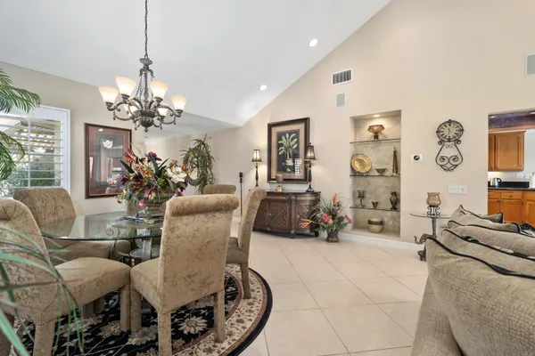 $609,900 | 9 Acapulco Drive, Palm Desert, CA 92260