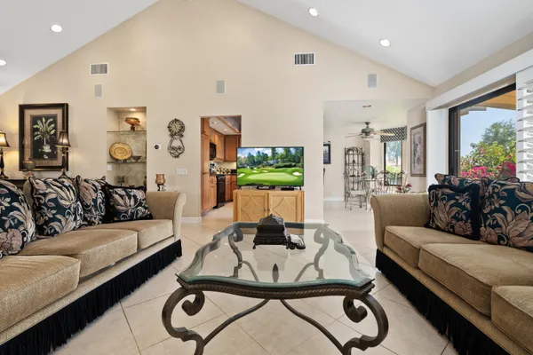 $609,900 | 9 Acapulco Drive, Palm Desert, CA 92260