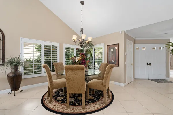 $609,900 | 9 Acapulco Drive, Palm Desert, CA 92260