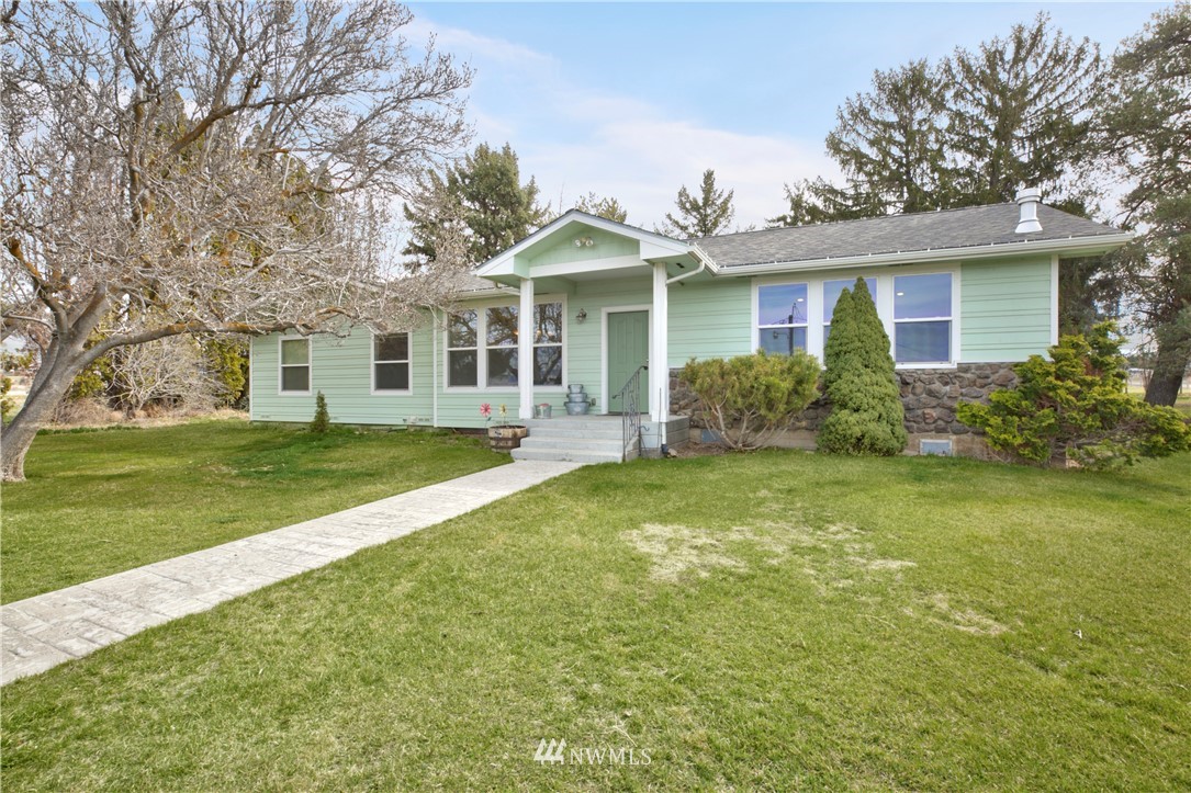 331 Schlagel Road Yakima, WA 98901 - Photo 1 of 36